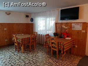 [P11] Sala de mese a locației. » foto by Floryn81
 - 
<span class="allrVoted glyphicon glyphicon-heart hidden" id="av1197046"></span>
<a class="m-l-10 hidden" id="sv1197046" onclick="voting_Foto_DelVot(,1197046,8145)" role="button">șterge vot <span class="glyphicon glyphicon-remove"></span></a>
<a id="v91197046" class=" c-red"  onclick="voting_Foto_SetVot(1197046)" role="button"><span class="glyphicon glyphicon-heart-empty"></span> <b>LIKE</b> = Votează poza</a> <img class="hidden"  id="f1197046W9" src="/imagini/loader.gif" border="0" /><span class="AjErrMes hidden" id="e1197046ErM"></span>