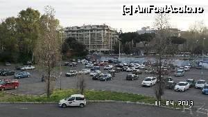 [P01] Hotelul vazut de la statia de metrou. In linie dreapta sunt 50 de metri dar cu ocolul parcarii sunt vreo 200 » foto by vini
 - 
<span class="allrVoted glyphicon glyphicon-heart hidden" id="av442107"></span>
<a class="m-l-10 hidden" id="sv442107" onclick="voting_Foto_DelVot(,442107,8146)" role="button">șterge vot <span class="glyphicon glyphicon-remove"></span></a>
<a id="v9442107" class=" c-red"  onclick="voting_Foto_SetVot(442107)" role="button"><span class="glyphicon glyphicon-heart-empty"></span> <b>LIKE</b> = Votează poza</a> <img class="hidden"  id="f442107W9" src="/imagini/loader.gif" border="0" /><span class="AjErrMes hidden" id="e442107ErM"></span>