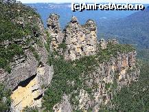 [P21] Three Sisters, Blue Mountains, lângă Sydney » foto by badge®
 - 
<span class="allrVoted glyphicon glyphicon-heart hidden" id="av172386"></span>
<a class="m-l-10 hidden" id="sv172386" onclick="voting_Foto_DelVot(,172386,8165)" role="button">șterge vot <span class="glyphicon glyphicon-remove"></span></a>
<a id="v9172386" class=" c-red"  onclick="voting_Foto_SetVot(172386)" role="button"><span class="glyphicon glyphicon-heart-empty"></span> <b>LIKE</b> = Votează poza</a> <img class="hidden"  id="f172386W9" src="/imagini/loader.gif" border="0" /><span class="AjErrMes hidden" id="e172386ErM"></span>