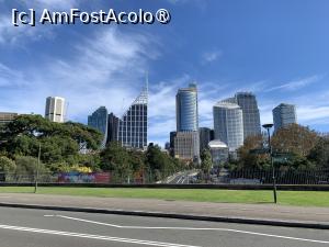 [P08] Vedere skyline dinspre parc și muzeul de artă ,de la stânga MArtin Place,Deutsche Bank,Salesforce,Chifley,Gouvernor Philipp » foto by AZE
 - 
<span class="allrVoted glyphicon glyphicon-heart hidden" id="av1408964"></span>
<a class="m-l-10 hidden" id="sv1408964" onclick="voting_Foto_DelVot(,1408964,8165)" role="button">șterge vot <span class="glyphicon glyphicon-remove"></span></a>
<a id="v91408964" class=" c-red"  onclick="voting_Foto_SetVot(1408964)" role="button"><span class="glyphicon glyphicon-heart-empty"></span> <b>LIKE</b> = Votează poza</a> <img class="hidden"  id="f1408964W9" src="/imagini/loader.gif" border="0" /><span class="AjErrMes hidden" id="e1408964ErM"></span>