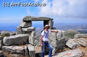 [P27] Castelul (Kastro) din Styra - poarta megalitică » foto by Dragoș_MD
 - 
<span class="allrVoted glyphicon glyphicon-heart hidden" id="av1111242"></span>
<a class="m-l-10 hidden" id="sv1111242" onclick="voting_Foto_DelVot(,1111242,8175)" role="button">șterge vot <span class="glyphicon glyphicon-remove"></span></a>
<a id="v91111242" class=" c-red"  onclick="voting_Foto_SetVot(1111242)" role="button"><span class="glyphicon glyphicon-heart-empty"></span> <b>LIKE</b> = Votează poza</a> <img class="hidden"  id="f1111242W9" src="/imagini/loader.gif" border="0" /><span class="AjErrMes hidden" id="e1111242ErM"></span>