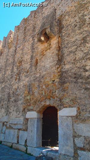 [P15] Karystos, Bourtsi - poarta de intrare » foto by Dragoș_MD
 - 
<span class="allrVoted glyphicon glyphicon-heart hidden" id="av1120591"></span>
<a class="m-l-10 hidden" id="sv1120591" onclick="voting_Foto_DelVot(,1120591,8175)" role="button">șterge vot <span class="glyphicon glyphicon-remove"></span></a>
<a id="v91120591" class=" c-red"  onclick="voting_Foto_SetVot(1120591)" role="button"><span class="glyphicon glyphicon-heart-empty"></span> <b>LIKE</b> = Votează poza</a> <img class="hidden"  id="f1120591W9" src="/imagini/loader.gif" border="0" /><span class="AjErrMes hidden" id="e1120591ErM"></span>