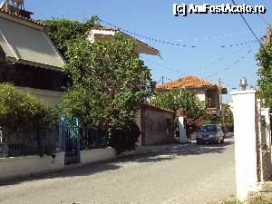 [P13] Stradă în Agios Georgios.  » foto by Carmen Ion
 - 
<span class="allrVoted glyphicon glyphicon-heart hidden" id="av689847"></span>
<a class="m-l-10 hidden" id="sv689847" onclick="voting_Foto_DelVot(,689847,8175)" role="button">șterge vot <span class="glyphicon glyphicon-remove"></span></a>
<a id="v9689847" class=" c-red"  onclick="voting_Foto_SetVot(689847)" role="button"><span class="glyphicon glyphicon-heart-empty"></span> <b>LIKE</b> = Votează poza</a> <img class="hidden"  id="f689847W9" src="/imagini/loader.gif" border="0" /><span class="AjErrMes hidden" id="e689847ErM"></span>