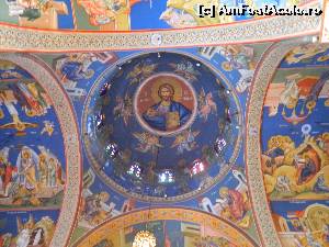 [P33] Cupola din interiorul Bisericii Sf. Ioan Rusu, Evia » foto by ileanaxperta*
 - 
<span class="allrVoted glyphicon glyphicon-heart hidden" id="av542400"></span>
<a class="m-l-10 hidden" id="sv542400" onclick="voting_Foto_DelVot(,542400,8175)" role="button">șterge vot <span class="glyphicon glyphicon-remove"></span></a>
<a id="v9542400" class=" c-red"  onclick="voting_Foto_SetVot(542400)" role="button"><span class="glyphicon glyphicon-heart-empty"></span> <b>LIKE</b> = Votează poza</a> <img class="hidden"  id="f542400W9" src="/imagini/loader.gif" border="0" /><span class="AjErrMes hidden" id="e542400ErM"></span>