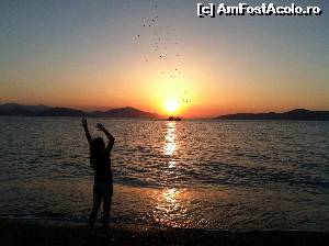 [P02] Apus de soare la Pefki, insula Evia. O insula plina de farmec, cu oameni primitori.  » foto by ica flori
 - 
<span class="allrVoted glyphicon glyphicon-heart hidden" id="av524575"></span>
<a class="m-l-10 hidden" id="sv524575" onclick="voting_Foto_DelVot(,524575,8175)" role="button">șterge vot <span class="glyphicon glyphicon-remove"></span></a>
<a id="v9524575" class=" c-red"  onclick="voting_Foto_SetVot(524575)" role="button"><span class="glyphicon glyphicon-heart-empty"></span> <b>LIKE</b> = Votează poza</a> <img class="hidden"  id="f524575W9" src="/imagini/loader.gif" border="0" /><span class="AjErrMes hidden" id="e524575ErM"></span>