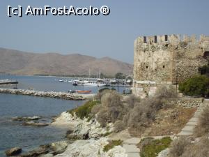 [P10] Fortăreaţa Bortzi şi portul din Karystos » foto by irinad
 - 
<span class="allrVoted glyphicon glyphicon-heart hidden" id="av908914"></span>
<a class="m-l-10 hidden" id="sv908914" onclick="voting_Foto_DelVot(,908914,8175)" role="button">șterge vot <span class="glyphicon glyphicon-remove"></span></a>
<a id="v9908914" class=" c-red"  onclick="voting_Foto_SetVot(908914)" role="button"><span class="glyphicon glyphicon-heart-empty"></span> <b>LIKE</b> = Votează poza</a> <img class="hidden"  id="f908914W9" src="/imagini/loader.gif" border="0" /><span class="AjErrMes hidden" id="e908914ErM"></span>