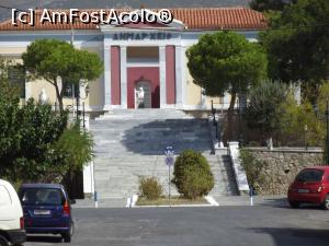 [P26] Primăria din Karystos » foto by irinad
 - 
<span class="allrVoted glyphicon glyphicon-heart hidden" id="av908930"></span>
<a class="m-l-10 hidden" id="sv908930" onclick="voting_Foto_DelVot(,908930,8175)" role="button">șterge vot <span class="glyphicon glyphicon-remove"></span></a>
<a id="v9908930" class=" c-red"  onclick="voting_Foto_SetVot(908930)" role="button"><span class="glyphicon glyphicon-heart-empty"></span> <b>LIKE</b> = Votează poza</a> <img class="hidden"  id="f908930W9" src="/imagini/loader.gif" border="0" /><span class="AjErrMes hidden" id="e908930ErM"></span>
