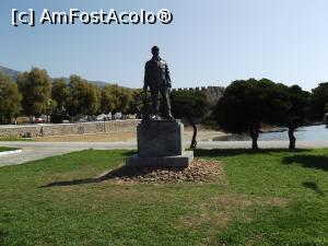 [P29] Statuia marinarului din portul Karystos » foto by irinad
 - 
<span class="allrVoted glyphicon glyphicon-heart hidden" id="av908933"></span>
<a class="m-l-10 hidden" id="sv908933" onclick="voting_Foto_DelVot(,908933,8175)" role="button">șterge vot <span class="glyphicon glyphicon-remove"></span></a>
<a id="v9908933" class=" c-red"  onclick="voting_Foto_SetVot(908933)" role="button"><span class="glyphicon glyphicon-heart-empty"></span> <b>LIKE</b> = Votează poza</a> <img class="hidden"  id="f908933W9" src="/imagini/loader.gif" border="0" /><span class="AjErrMes hidden" id="e908933ErM"></span>