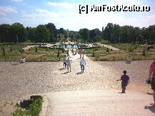 [P14] Grădinile Sans Souci: vedere către Fântâna norocului de pe scara centrală din zona teraselor » foto by mariana.olaru
 - 
<span class="allrVoted glyphicon glyphicon-heart hidden" id="av180529"></span>
<a class="m-l-10 hidden" id="sv180529" onclick="voting_Foto_DelVot(,180529,8200)" role="button">șterge vot <span class="glyphicon glyphicon-remove"></span></a>
<a id="v9180529" class=" c-red"  onclick="voting_Foto_SetVot(180529)" role="button"><span class="glyphicon glyphicon-heart-empty"></span> <b>LIKE</b> = Votează poza</a> <img class="hidden"  id="f180529W9" src="/imagini/loader.gif" border="0" /><span class="AjErrMes hidden" id="e180529ErM"></span>