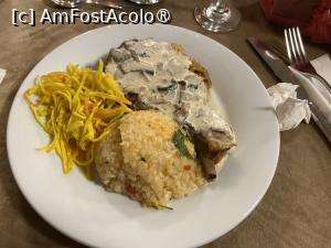 [P16] Restaurant Club Bucovina - porc cu orez sâmbătă seara » foto by nicole33
 - 
<span class="allrVoted glyphicon glyphicon-heart hidden" id="av1479197"></span>
<a class="m-l-10 hidden" id="sv1479197" onclick="voting_Foto_DelVot(,1479197,8210)" role="button">șterge vot <span class="glyphicon glyphicon-remove"></span></a>
<a id="v91479197" class=" c-red"  onclick="voting_Foto_SetVot(1479197)" role="button"><span class="glyphicon glyphicon-heart-empty"></span> <b>LIKE</b> = Votează poza</a> <img class="hidden"  id="f1479197W9" src="/imagini/loader.gif" border="0" /><span class="AjErrMes hidden" id="e1479197ErM"></span>