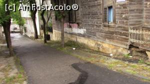 [P11] O străduță îngustă și o căsuță din lemn.  » foto by ovidiuyepi
 - 
<span class="allrVoted glyphicon glyphicon-heart hidden" id="av753113"></span>
<a class="m-l-10 hidden" id="sv753113" onclick="voting_Foto_DelVot(,753113,8221)" role="button">șterge vot <span class="glyphicon glyphicon-remove"></span></a>
<a id="v9753113" class=" c-red"  onclick="voting_Foto_SetVot(753113)" role="button"><span class="glyphicon glyphicon-heart-empty"></span> <b>LIKE</b> = Votează poza</a> <img class="hidden"  id="f753113W9" src="/imagini/loader.gif" border="0" /><span class="AjErrMes hidden" id="e753113ErM"></span>