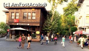 [P06] Buyukada- Cladire din apropierea 'autogarii' de cai » foto by alina1104
 - 
<span class="allrVoted glyphicon glyphicon-heart hidden" id="av717524"></span>
<a class="m-l-10 hidden" id="sv717524" onclick="voting_Foto_DelVot(,717524,8221)" role="button">șterge vot <span class="glyphicon glyphicon-remove"></span></a>
<a id="v9717524" class=" c-red"  onclick="voting_Foto_SetVot(717524)" role="button"><span class="glyphicon glyphicon-heart-empty"></span> <b>LIKE</b> = Votează poza</a> <img class="hidden"  id="f717524W9" src="/imagini/loader.gif" border="0" /><span class="AjErrMes hidden" id="e717524ErM"></span>