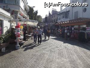 [P25] Una dintre străzile Insulei Büyükada » foto by irinad
 - 
<span class="allrVoted glyphicon glyphicon-heart hidden" id="av694093"></span>
<a class="m-l-10 hidden" id="sv694093" onclick="voting_Foto_DelVot(,694093,8221)" role="button">șterge vot <span class="glyphicon glyphicon-remove"></span></a>
<a id="v9694093" class=" c-red"  onclick="voting_Foto_SetVot(694093)" role="button"><span class="glyphicon glyphicon-heart-empty"></span> <b>LIKE</b> = Votează poza</a> <img class="hidden"  id="f694093W9" src="/imagini/loader.gif" border="0" /><span class="AjErrMes hidden" id="e694093ErM"></span>