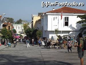 [P46] Prin centru, la pas în Büyükada » foto by irinad
 - 
<span class="allrVoted glyphicon glyphicon-heart hidden" id="av694114"></span>
<a class="m-l-10 hidden" id="sv694114" onclick="voting_Foto_DelVot(,694114,8221)" role="button">șterge vot <span class="glyphicon glyphicon-remove"></span></a>
<a id="v9694114" class=" c-red"  onclick="voting_Foto_SetVot(694114)" role="button"><span class="glyphicon glyphicon-heart-empty"></span> <b>LIKE</b> = Votează poza</a> <img class="hidden"  id="f694114W9" src="/imagini/loader.gif" border="0" /><span class="AjErrMes hidden" id="e694114ErM"></span>