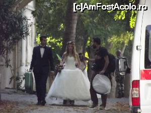 [P48] O mireasă împreună cu mirele şi fotograful » foto by irinad
 - 
<span class="allrVoted glyphicon glyphicon-heart hidden" id="av694116"></span>
<a class="m-l-10 hidden" id="sv694116" onclick="voting_Foto_DelVot(,694116,8221)" role="button">șterge vot <span class="glyphicon glyphicon-remove"></span></a>
<a id="v9694116" class=" c-red"  onclick="voting_Foto_SetVot(694116)" role="button"><span class="glyphicon glyphicon-heart-empty"></span> <b>LIKE</b> = Votează poza</a> <img class="hidden"  id="f694116W9" src="/imagini/loader.gif" border="0" /><span class="AjErrMes hidden" id="e694116ErM"></span>