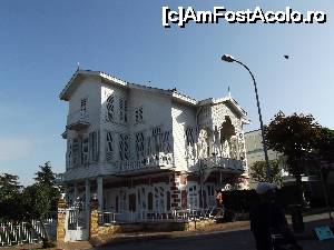 [P49] Vilă în stil neo-otoman » foto by irinad
 - 
<span class="allrVoted glyphicon glyphicon-heart hidden" id="av694117"></span>
<a class="m-l-10 hidden" id="sv694117" onclick="voting_Foto_DelVot(,694117,8221)" role="button">șterge vot <span class="glyphicon glyphicon-remove"></span></a>
<a id="v9694117" class=" c-red"  onclick="voting_Foto_SetVot(694117)" role="button"><span class="glyphicon glyphicon-heart-empty"></span> <b>LIKE</b> = Votează poza</a> <img class="hidden"  id="f694117W9" src="/imagini/loader.gif" border="0" /><span class="AjErrMes hidden" id="e694117ErM"></span>