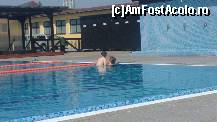 [P11] piscina mare, in stanga se vede un ciubar cu apa sarata (sunt 2), o parte din cabine si dusurile » foto by dandana
 - 
<span class="allrVoted glyphicon glyphicon-heart hidden" id="av416557"></span>
<a class="m-l-10 hidden" id="sv416557" onclick="voting_Foto_DelVot(,416557,8264)" role="button">șterge vot <span class="glyphicon glyphicon-remove"></span></a>
<a id="v9416557" class=" c-red"  onclick="voting_Foto_SetVot(416557)" role="button"><span class="glyphicon glyphicon-heart-empty"></span> <b>LIKE</b> = Votează poza</a> <img class="hidden"  id="f416557W9" src="/imagini/loader.gif" border="0" /><span class="AjErrMes hidden" id="e416557ErM"></span>