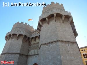 [P17] Torres de Serranos, pe care flutură steagul comunității autonome Valencia » foto by Costi
 - 
<span class="allrVoted glyphicon glyphicon-heart hidden" id="av926978"></span>
<a class="m-l-10 hidden" id="sv926978" onclick="voting_Foto_DelVot(,926978,8268)" role="button">șterge vot <span class="glyphicon glyphicon-remove"></span></a>
<a id="v9926978" class=" c-red"  onclick="voting_Foto_SetVot(926978)" role="button"><span class="glyphicon glyphicon-heart-empty"></span> <b>LIKE</b> = Votează poza</a> <img class="hidden"  id="f926978W9" src="/imagini/loader.gif" border="0" /><span class="AjErrMes hidden" id="e926978ErM"></span>