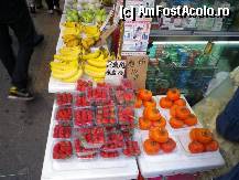 [P12] 2 caserole de capsuni doar 10 HK dollars.. adica ambele un euro » foto by roxana.tomina
 - 
<span class="allrVoted glyphicon glyphicon-heart hidden" id="av314807"></span>
<a class="m-l-10 hidden" id="sv314807" onclick="voting_Foto_DelVot(,314807,8285)" role="button">șterge vot <span class="glyphicon glyphicon-remove"></span></a>
<a id="v9314807" class=" c-red"  onclick="voting_Foto_SetVot(314807)" role="button"><span class="glyphicon glyphicon-heart-empty"></span> <b>LIKE</b> = Votează poza</a> <img class="hidden"  id="f314807W9" src="/imagini/loader.gif" border="0" /><span class="AjErrMes hidden" id="e314807ErM"></span>