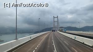 [P02] Am inceput ziua cu vizitarea insulei Lantau, cea mai mare din Hong Kong, care gazduieste cateva dintre cele mai mari atractii turistice. Situata la vest de Insula Hong Kong si Peninsula Kowloon, face parte din Noile Teritorii. Din punct de vedere administrativ, cea mai mare parte a Insulei Lantau face parte din Districtul Insulelor din Hong Kong. » foto by geani anto
 - 
<span class="allrVoted glyphicon glyphicon-heart hidden" id="av1520109"></span>
<a class="m-l-10 hidden" id="sv1520109" onclick="voting_Foto_DelVot(,1520109,8285)" role="button">șterge vot <span class="glyphicon glyphicon-remove"></span></a>
<a id="v91520109" class=" c-red"  onclick="voting_Foto_SetVot(1520109)" role="button"><span class="glyphicon glyphicon-heart-empty"></span> <b>LIKE</b> = Votează poza</a> <img class="hidden"  id="f1520109W9" src="/imagini/loader.gif" border="0" /><span class="AjErrMes hidden" id="e1520109ErM"></span>