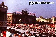 [P05] O manifestare 'populara' la care ambasadorul Romaniei era obligat sa participe si neavind personal numeros in ambasada m-a luat pe mine sa vad 'iubirea' fata de Kim. Sus in stinga 'securistii' de serviciu. Se implineau X ani de cind tovarasul... plantase un copac! » foto by pompiliu
 - 
<span class="allrVoted glyphicon glyphicon-heart hidden" id="av414349"></span>
<a class="m-l-10 hidden" id="sv414349" onclick="voting_Foto_DelVot(,414349,8294)" role="button">șterge vot <span class="glyphicon glyphicon-remove"></span></a>
<a id="v9414349" class=" c-red"  onclick="voting_Foto_SetVot(414349)" role="button"><span class="glyphicon glyphicon-heart-empty"></span> <b>LIKE</b> = Votează poza</a> <img class="hidden"  id="f414349W9" src="/imagini/loader.gif" border="0" /><span class="AjErrMes hidden" id="e414349ErM"></span>