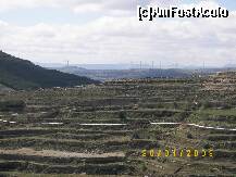 [P16] Împrejurimile localităţii Ares. În depărtare se văd centralele eoliene, foarte multe în aceste zone cu vânt puternic şi constant. » foto by bose
 - 
<span class="allrVoted glyphicon glyphicon-heart hidden" id="av178394"></span>
<a class="m-l-10 hidden" id="sv178394" onclick="voting_Foto_DelVot(,178394,8303)" role="button">șterge vot <span class="glyphicon glyphicon-remove"></span></a>
<a id="v9178394" class=" c-red"  onclick="voting_Foto_SetVot(178394)" role="button"><span class="glyphicon glyphicon-heart-empty"></span> <b>LIKE</b> = Votează poza</a> <img class="hidden"  id="f178394W9" src="/imagini/loader.gif" border="0" /><span class="AjErrMes hidden" id="e178394ErM"></span>