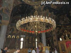 [P08] In plan secund, se vad aurele sfintilor cum lucesc in lumina difuza din biserica » foto by nicoletass
 - 
<span class="allrVoted glyphicon glyphicon-heart hidden" id="av378172"></span>
<a class="m-l-10 hidden" id="sv378172" onclick="voting_Foto_DelVot(,378172,8317)" role="button">șterge vot <span class="glyphicon glyphicon-remove"></span></a>
<a id="v9378172" class=" c-red"  onclick="voting_Foto_SetVot(378172)" role="button"><span class="glyphicon glyphicon-heart-empty"></span> <b>LIKE</b> = Votează poza</a> <img class="hidden"  id="f378172W9" src="/imagini/loader.gif" border="0" /><span class="AjErrMes hidden" id="e378172ErM"></span>