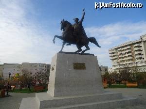 [P02] statuia lui M Viteazul din parcul cu acelaşi nume » foto by marocanu21
 - 
<span class="allrVoted glyphicon glyphicon-heart hidden" id="av505512"></span>
<a class="m-l-10 hidden" id="sv505512" onclick="voting_Foto_DelVot(,505512,8317)" role="button">șterge vot <span class="glyphicon glyphicon-remove"></span></a>
<a id="v9505512" class=" c-red"  onclick="voting_Foto_SetVot(505512)" role="button"><span class="glyphicon glyphicon-heart-empty"></span> <b>LIKE</b> = Votează poza</a> <img class="hidden"  id="f505512W9" src="/imagini/loader.gif" border="0" /><span class="AjErrMes hidden" id="e505512ErM"></span>
