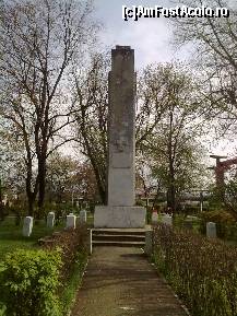 [P54] Giurgiu - În Parcul Alei, Monumentul eroilor din cel de-al doilea război mondial.  » foto by iulianic
 - 
<span class="allrVoted glyphicon glyphicon-heart hidden" id="av413266"></span>
<a class="m-l-10 hidden" id="sv413266" onclick="voting_Foto_DelVot(,413266,8317)" role="button">șterge vot <span class="glyphicon glyphicon-remove"></span></a>
<a id="v9413266" class=" c-red"  onclick="voting_Foto_SetVot(413266)" role="button"><span class="glyphicon glyphicon-heart-empty"></span> <b>LIKE</b> = Votează poza</a> <img class="hidden"  id="f413266W9" src="/imagini/loader.gif" border="0" /><span class="AjErrMes hidden" id="e413266ErM"></span>