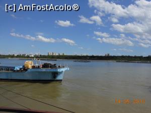 [P10] La Giurgiu - Nave ancorate în port și malul bulgăresc al Dunării.  » foto by iulianic
 - 
<span class="allrVoted glyphicon glyphicon-heart hidden" id="av739300"></span>
<a class="m-l-10 hidden" id="sv739300" onclick="voting_Foto_DelVot(,739300,8317)" role="button">șterge vot <span class="glyphicon glyphicon-remove"></span></a>
<a id="v9739300" class=" c-red"  onclick="voting_Foto_SetVot(739300)" role="button"><span class="glyphicon glyphicon-heart-empty"></span> <b>LIKE</b> = Votează poza</a> <img class="hidden"  id="f739300W9" src="/imagini/loader.gif" border="0" /><span class="AjErrMes hidden" id="e739300ErM"></span>