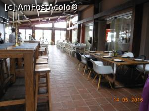 [P17] La Giurgiu - Restaurant Perla. Mesele din interior sunt libere pentru că toată lumea este pe terasă.  » foto by iulianic
 - 
<span class="allrVoted glyphicon glyphicon-heart hidden" id="av739307"></span>
<a class="m-l-10 hidden" id="sv739307" onclick="voting_Foto_DelVot(,739307,8317)" role="button">șterge vot <span class="glyphicon glyphicon-remove"></span></a>
<a id="v9739307" class=" c-red"  onclick="voting_Foto_SetVot(739307)" role="button"><span class="glyphicon glyphicon-heart-empty"></span> <b>LIKE</b> = Votează poza</a> <img class="hidden"  id="f739307W9" src="/imagini/loader.gif" border="0" /><span class="AjErrMes hidden" id="e739307ErM"></span>