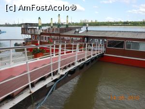 [P06] La Giurgiu - Restaurantul 'La Ponton' este închis pentru renovare.  » foto by iulianic
 - 
<span class="allrVoted glyphicon glyphicon-heart hidden" id="av739296"></span>
<a class="m-l-10 hidden" id="sv739296" onclick="voting_Foto_DelVot(,739296,8317)" role="button">șterge vot <span class="glyphicon glyphicon-remove"></span></a>
<a id="v9739296" class=" c-red"  onclick="voting_Foto_SetVot(739296)" role="button"><span class="glyphicon glyphicon-heart-empty"></span> <b>LIKE</b> = Votează poza</a> <img class="hidden"  id="f739296W9" src="/imagini/loader.gif" border="0" /><span class="AjErrMes hidden" id="e739296ErM"></span>