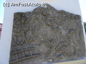 [P16] Basorelief pe soclul statuii lui Mihai Viteazul înfățișând o scenă din timpul bătăliei de la Călugăreni.  » foto by tata123 🔱
 - 
<span class="allrVoted glyphicon glyphicon-heart hidden" id="av1021324"></span>
<a class="m-l-10 hidden" id="sv1021324" onclick="voting_Foto_DelVot(,1021324,8317)" role="button">șterge vot <span class="glyphicon glyphicon-remove"></span></a>
<a id="v91021324" class=" c-red"  onclick="voting_Foto_SetVot(1021324)" role="button"><span class="glyphicon glyphicon-heart-empty"></span> <b>LIKE</b> = Votează poza</a> <img class="hidden"  id="f1021324W9" src="/imagini/loader.gif" border="0" /><span class="AjErrMes hidden" id="e1021324ErM"></span>