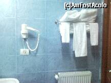 [P14] Hotel La unchiul Niky - baia curata si utilata complet » foto by kmy
 - 
<span class="allrVoted glyphicon glyphicon-heart hidden" id="av179079"></span>
<a class="m-l-10 hidden" id="sv179079" onclick="voting_Foto_DelVot(,179079,8322)" role="button">șterge vot <span class="glyphicon glyphicon-remove"></span></a>
<a id="v9179079" class=" c-red"  onclick="voting_Foto_SetVot(179079)" role="button"><span class="glyphicon glyphicon-heart-empty"></span> <b>LIKE</b> = Votează poza</a> <img class="hidden"  id="f179079W9" src="/imagini/loader.gif" border="0" /><span class="AjErrMes hidden" id="e179079ErM"></span>