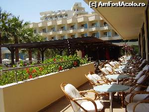 [P17] Terasa hotel » foto by delo
 - 
<span class="allrVoted glyphicon glyphicon-heart hidden" id="av551818"></span>
<a class="m-l-10 hidden" id="sv551818" onclick="voting_Foto_DelVot(,551818,8330)" role="button">șterge vot <span class="glyphicon glyphicon-remove"></span></a>
<a id="v9551818" class=" c-red"  onclick="voting_Foto_SetVot(551818)" role="button"><span class="glyphicon glyphicon-heart-empty"></span> <b>LIKE</b> = Votează poza</a> <img class="hidden"  id="f551818W9" src="/imagini/loader.gif" border="0" /><span class="AjErrMes hidden" id="e551818ErM"></span>
