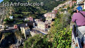 [P22] Riomaggiore - se vede cum sosește trenul în gară » foto by k-lator
 - 
<span class="allrVoted glyphicon glyphicon-heart hidden" id="av1395388"></span>
<a class="m-l-10 hidden" id="sv1395388" onclick="voting_Foto_DelVot(,1395388,8341)" role="button">șterge vot <span class="glyphicon glyphicon-remove"></span></a>
<a id="v91395388" class=" c-red"  onclick="voting_Foto_SetVot(1395388)" role="button"><span class="glyphicon glyphicon-heart-empty"></span> <b>LIKE</b> = Votează poza</a> <img class="hidden"  id="f1395388W9" src="/imagini/loader.gif" border="0" /><span class="AjErrMes hidden" id="e1395388ErM"></span>