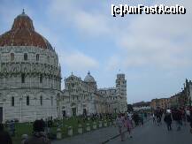 [P01] Piata din Pisa unde este turnul si unde merita sa petrecei o vreme » foto by Rila
 - 
<span class="allrVoted glyphicon glyphicon-heart hidden" id="av208284"></span>
<a class="m-l-10 hidden" id="sv208284" onclick="voting_Foto_DelVot(,208284,8341)" role="button">șterge vot <span class="glyphicon glyphicon-remove"></span></a>
<a id="v9208284" class=" c-red"  onclick="voting_Foto_SetVot(208284)" role="button"><span class="glyphicon glyphicon-heart-empty"></span> <b>LIKE</b> = Votează poza</a> <img class="hidden"  id="f208284W9" src="/imagini/loader.gif" border="0" /><span class="AjErrMes hidden" id="e208284ErM"></span>