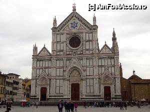 [P08] Masiva biserica Santa Croce - in stanga statuia lui Dante - Florenta » foto by BOGDAN DSN
 - 
<span class="allrVoted glyphicon glyphicon-heart hidden" id="av423998"></span>
<a class="m-l-10 hidden" id="sv423998" onclick="voting_Foto_DelVot(,423998,8341)" role="button">șterge vot <span class="glyphicon glyphicon-remove"></span></a>
<a id="v9423998" class=" c-red"  onclick="voting_Foto_SetVot(423998)" role="button"><span class="glyphicon glyphicon-heart-empty"></span> <b>LIKE</b> = Votează poza</a> <img class="hidden"  id="f423998W9" src="/imagini/loader.gif" border="0" /><span class="AjErrMes hidden" id="e423998ErM"></span>