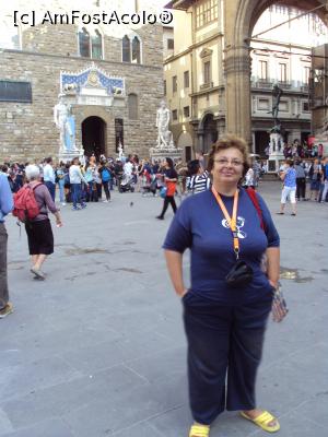 [P02] Şi ce dacă m-am plimbat prin Florenţa în papucii galbeni de plajă?!!  » foto by Carmen Ion
 - 
<span class="allrVoted glyphicon glyphicon-heart hidden" id="av808466"></span>
<a class="m-l-10 hidden" id="sv808466" onclick="voting_Foto_DelVot(,808466,8341)" role="button">șterge vot <span class="glyphicon glyphicon-remove"></span></a>
<a id="v9808466" class=" c-red"  onclick="voting_Foto_SetVot(808466)" role="button"><span class="glyphicon glyphicon-heart-empty"></span> <b>LIKE</b> = Votează poza</a> <img class="hidden"  id="f808466W9" src="/imagini/loader.gif" border="0" /><span class="AjErrMes hidden" id="e808466ErM"></span>