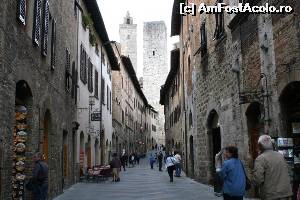 [P18] San Gimignano, orasul cu o duzina de turnuri » foto by Dan-Ioan
 - 
<span class="allrVoted glyphicon glyphicon-heart hidden" id="av543243"></span>
<a class="m-l-10 hidden" id="sv543243" onclick="voting_Foto_DelVot(,543243,8341)" role="button">șterge vot <span class="glyphicon glyphicon-remove"></span></a>
<a id="v9543243" class=" c-red"  onclick="voting_Foto_SetVot(543243)" role="button"><span class="glyphicon glyphicon-heart-empty"></span> <b>LIKE</b> = Votează poza</a> <img class="hidden"  id="f543243W9" src="/imagini/loader.gif" border="0" /><span class="AjErrMes hidden" id="e543243ErM"></span>