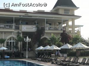 [P33] Gural Premier Tekirova - Paradisul Copiilor - piscină şi intrarea în restaurantul principal » foto by nicole33
 - 
<span class="allrVoted glyphicon glyphicon-heart hidden" id="av985761"></span>
<a class="m-l-10 hidden" id="sv985761" onclick="voting_Foto_DelVot(,985761,8369)" role="button">șterge vot <span class="glyphicon glyphicon-remove"></span></a>
<a id="v9985761" class=" c-red"  onclick="voting_Foto_SetVot(985761)" role="button"><span class="glyphicon glyphicon-heart-empty"></span> <b>LIKE</b> = Votează poza</a> <img class="hidden"  id="f985761W9" src="/imagini/loader.gif" border="0" /><span class="AjErrMes hidden" id="e985761ErM"></span>