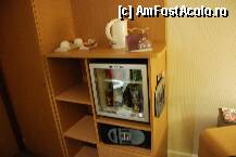 [P17] Minibar , seif , fierbator de ceai si cafea » foto by piti
 - 
<span class="allrVoted glyphicon glyphicon-heart hidden" id="av180808"></span>
<a class="m-l-10 hidden" id="sv180808" onclick="voting_Foto_DelVot(,180808,8377)" role="button">șterge vot <span class="glyphicon glyphicon-remove"></span></a>
<a id="v9180808" class=" c-red"  onclick="voting_Foto_SetVot(180808)" role="button"><span class="glyphicon glyphicon-heart-empty"></span> <b>LIKE</b> = Votează poza</a> <img class="hidden"  id="f180808W9" src="/imagini/loader.gif" border="0" /><span class="AjErrMes hidden" id="e180808ErM"></span>