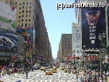 [P28] parasind time square » foto by ca_an_
 - 
<span class="allrVoted glyphicon glyphicon-heart hidden" id="av20575"></span>
<a class="m-l-10 hidden" id="sv20575" onclick="voting_Foto_DelVot(,20575,8408)" role="button">șterge vot <span class="glyphicon glyphicon-remove"></span></a>
<a id="v920575" class=" c-red"  onclick="voting_Foto_SetVot(20575)" role="button"><span class="glyphicon glyphicon-heart-empty"></span> <b>LIKE</b> = Votează poza</a> <img class="hidden"  id="f20575W9" src="/imagini/loader.gif" border="0" /><span class="AjErrMes hidden" id="e20575ErM"></span>
