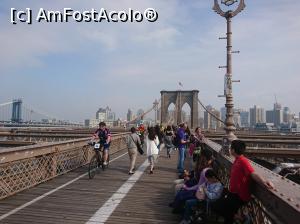 [P02] Zi de weekend pe Brooklyn Bridge » foto by Dym57
 - 
<span class="allrVoted glyphicon glyphicon-heart hidden" id="av1069852"></span>
<a class="m-l-10 hidden" id="sv1069852" onclick="voting_Foto_DelVot(,1069852,8408)" role="button">șterge vot <span class="glyphicon glyphicon-remove"></span></a>
<a id="v91069852" class=" c-red"  onclick="voting_Foto_SetVot(1069852)" role="button"><span class="glyphicon glyphicon-heart-empty"></span> <b>LIKE</b> = Votează poza</a> <img class="hidden"  id="f1069852W9" src="/imagini/loader.gif" border="0" /><span class="AjErrMes hidden" id="e1069852ErM"></span>