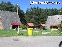 [P01] Hotel Turist - curtea spatioasa, cu un loc de joaca in paragina, dar cu multe locuri de parcare » foto by turist.real
 - 
<span class="allrVoted glyphicon glyphicon-heart hidden" id="av187631"></span>
<a class="m-l-10 hidden" id="sv187631" onclick="voting_Foto_DelVot(,187631,8409)" role="button">șterge vot <span class="glyphicon glyphicon-remove"></span></a>
<a id="v9187631" class=" c-red"  onclick="voting_Foto_SetVot(187631)" role="button"><span class="glyphicon glyphicon-heart-empty"></span> <b>LIKE</b> = Votează poza</a> <img class="hidden"  id="f187631W9" src="/imagini/loader.gif" border="0" /><span class="AjErrMes hidden" id="e187631ErM"></span>