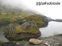 [P26] Alte stanci ciudate, acoperite de muschi si licheni, apar din alte lacuri glaciare ale rezervatiei Balea » foto by dorgo
 - 
<span class="allrVoted glyphicon glyphicon-heart hidden" id="av181913"></span>
<a class="m-l-10 hidden" id="sv181913" onclick="voting_Foto_DelVot(,181913,8419)" role="button">șterge vot <span class="glyphicon glyphicon-remove"></span></a>
<a id="v9181913" class=" c-red"  onclick="voting_Foto_SetVot(181913)" role="button"><span class="glyphicon glyphicon-heart-empty"></span> <b>LIKE</b> = Votează poza</a> <img class="hidden"  id="f181913W9" src="/imagini/loader.gif" border="0" /><span class="AjErrMes hidden" id="e181913ErM"></span>