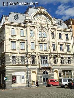 [P37] Cernăuți, Muzeul de Istorie Evreiască Bucovineană » foto by mprofeanu
 - 
<span class="allrVoted glyphicon glyphicon-heart hidden" id="av1507629"></span>
<a class="m-l-10 hidden" id="sv1507629" onclick="voting_Foto_DelVot(,1507629,8421)" role="button">șterge vot <span class="glyphicon glyphicon-remove"></span></a>
<a id="v91507629" class=" c-red"  onclick="voting_Foto_SetVot(1507629)" role="button"><span class="glyphicon glyphicon-heart-empty"></span> <b>LIKE</b> = Votează poza</a> <img class="hidden"  id="f1507629W9" src="/imagini/loader.gif" border="0" /><span class="AjErrMes hidden" id="e1507629ErM"></span>