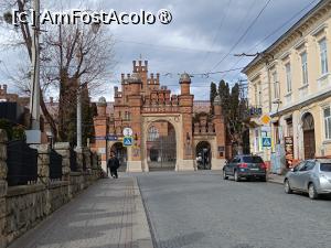 [P47] Cernăuți, Universitatea Națională „Iuri Fedkovici”, Poarta Universității, mergem spre ea... » foto by mprofeanu
 - 
<span class="allrVoted glyphicon glyphicon-heart hidden" id="av1507639"></span>
<a class="m-l-10 hidden" id="sv1507639" onclick="voting_Foto_DelVot(,1507639,8421)" role="button">șterge vot <span class="glyphicon glyphicon-remove"></span></a>
<a id="v91507639" class=" c-red"  onclick="voting_Foto_SetVot(1507639)" role="button"><span class="glyphicon glyphicon-heart-empty"></span> <b>LIKE</b> = Votează poza</a> <img class="hidden"  id="f1507639W9" src="/imagini/loader.gif" border="0" /><span class="AjErrMes hidden" id="e1507639ErM"></span>