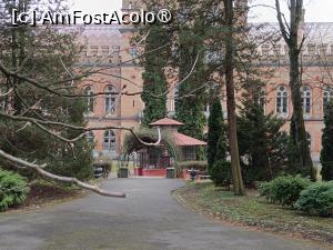 [P77] Cernăuți, Universitatea Națională „Iuri Fedkovici”, Parcul Dendrologic » foto by mprofeanu
 - 
<span class="allrVoted glyphicon glyphicon-heart hidden" id="av1507669"></span>
<a class="m-l-10 hidden" id="sv1507669" onclick="voting_Foto_DelVot(,1507669,8421)" role="button">șterge vot <span class="glyphicon glyphicon-remove"></span></a>
<a id="v91507669" class=" c-red"  onclick="voting_Foto_SetVot(1507669)" role="button"><span class="glyphicon glyphicon-heart-empty"></span> <b>LIKE</b> = Votează poza</a> <img class="hidden"  id="f1507669W9" src="/imagini/loader.gif" border="0" /><span class="AjErrMes hidden" id="e1507669ErM"></span>