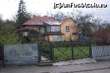 [P18] Casa lui Aron Pumnul, având în curte bustul lui Eminescu, cel care a locuit o perioadă aici » foto by Ovidiu istorie
 - 
<span class="allrVoted glyphicon glyphicon-heart hidden" id="av316061"></span>
<a class="m-l-10 hidden" id="sv316061" onclick="voting_Foto_DelVot(,316061,8421)" role="button">șterge vot <span class="glyphicon glyphicon-remove"></span></a>
<a id="v9316061" class=" c-red"  onclick="voting_Foto_SetVot(316061)" role="button"><span class="glyphicon glyphicon-heart-empty"></span> <b>LIKE</b> = Votează poza</a> <img class="hidden"  id="f316061W9" src="/imagini/loader.gif" border="0" /><span class="AjErrMes hidden" id="e316061ErM"></span>